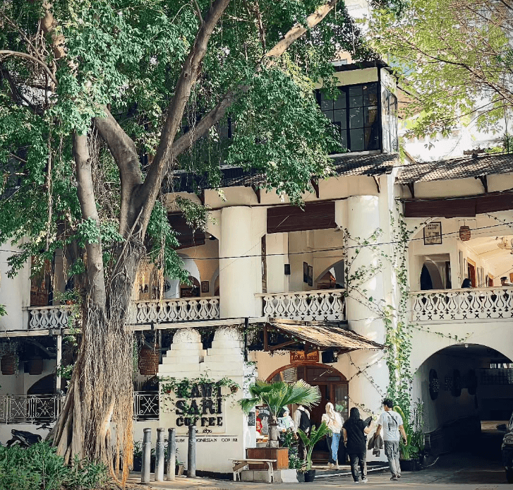 Kawisari Cafe & Eatery